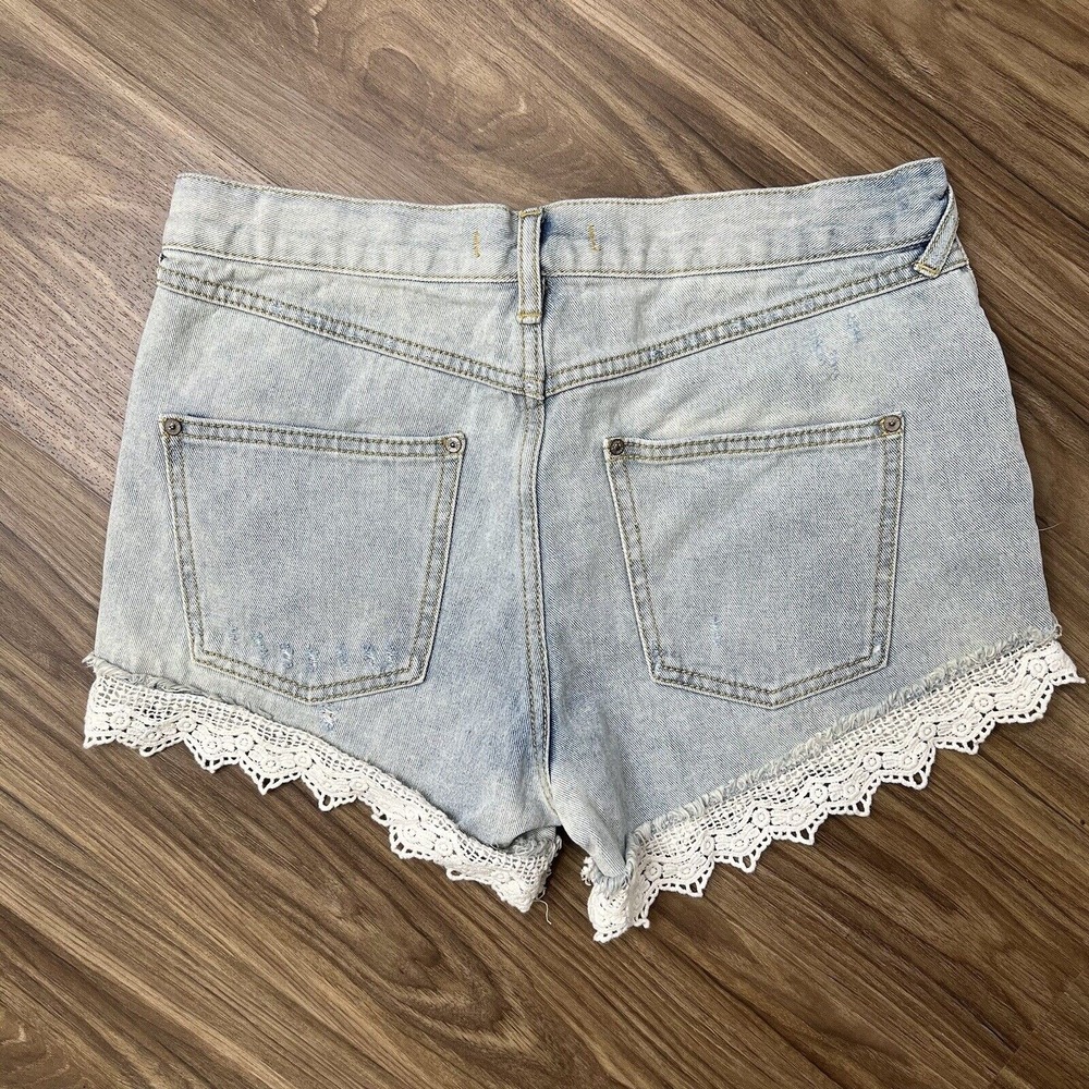 Free People Size 27 Cut Off Jean Shorts Boho Lace Crochet Hem Denim Distressed - Picture 12 of 13